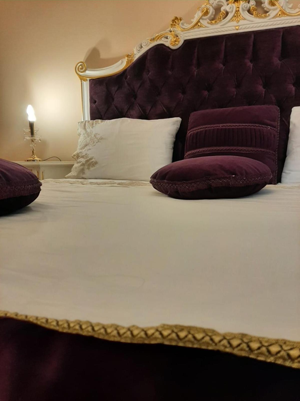 Hotel Boutique Vila Lakastel Sinaia Luaran gambar
