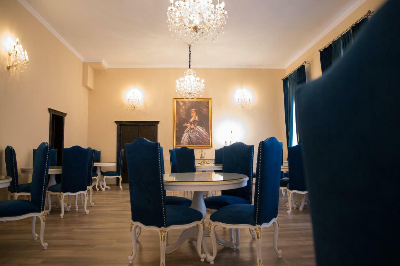Hotel Boutique Vila Lakastel Sinaia Luaran gambar