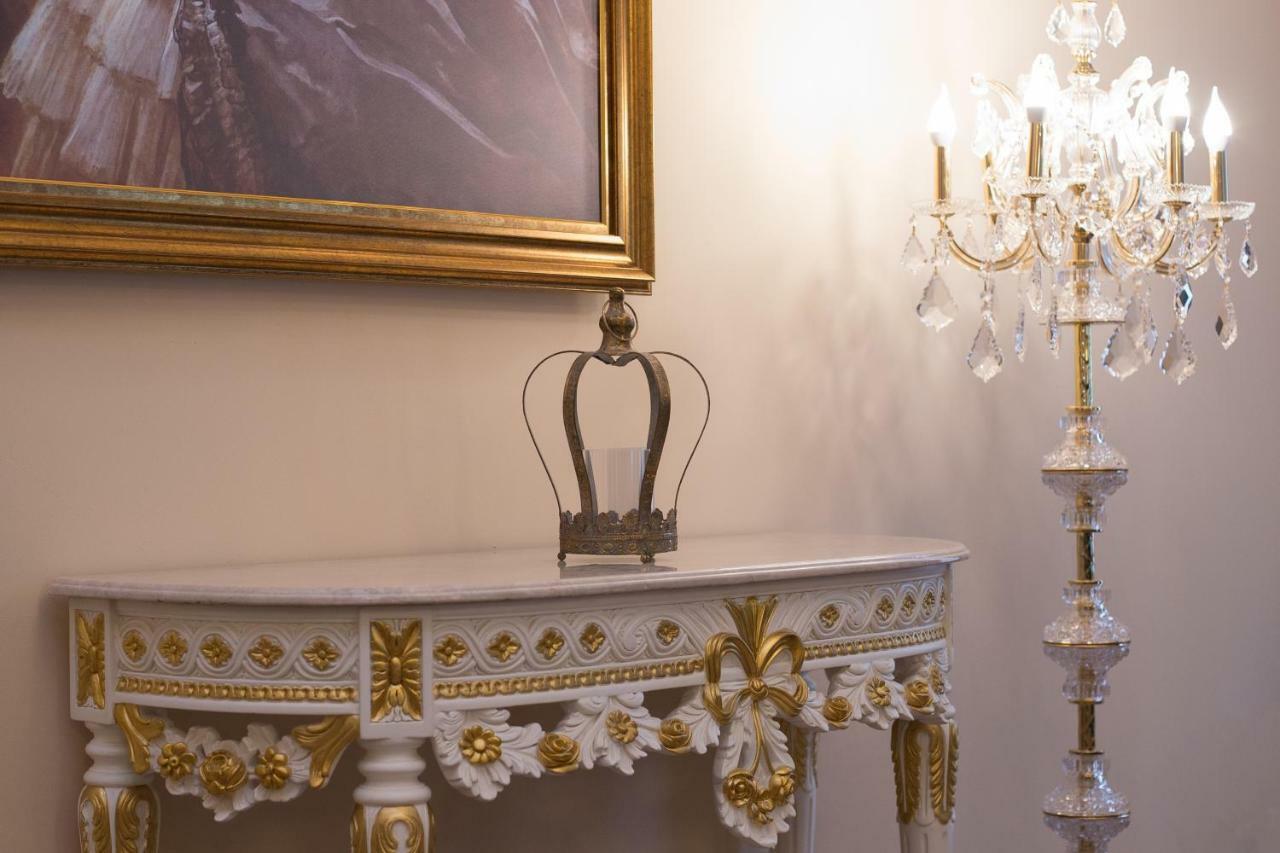Hotel Boutique Vila Lakastel Sinaia Luaran gambar