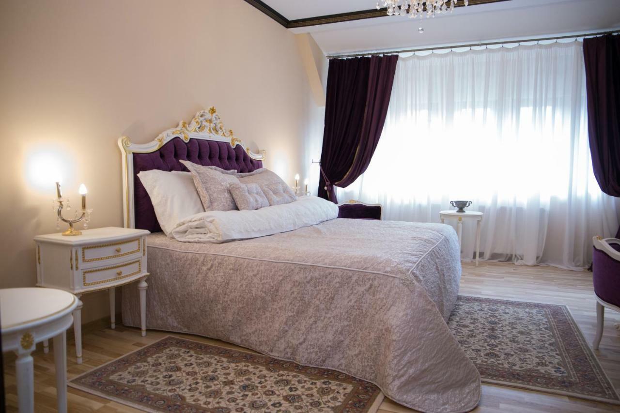 Hotel Boutique Vila Lakastel Sinaia Luaran gambar