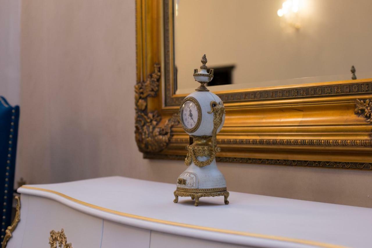 Hotel Boutique Vila Lakastel Sinaia Luaran gambar