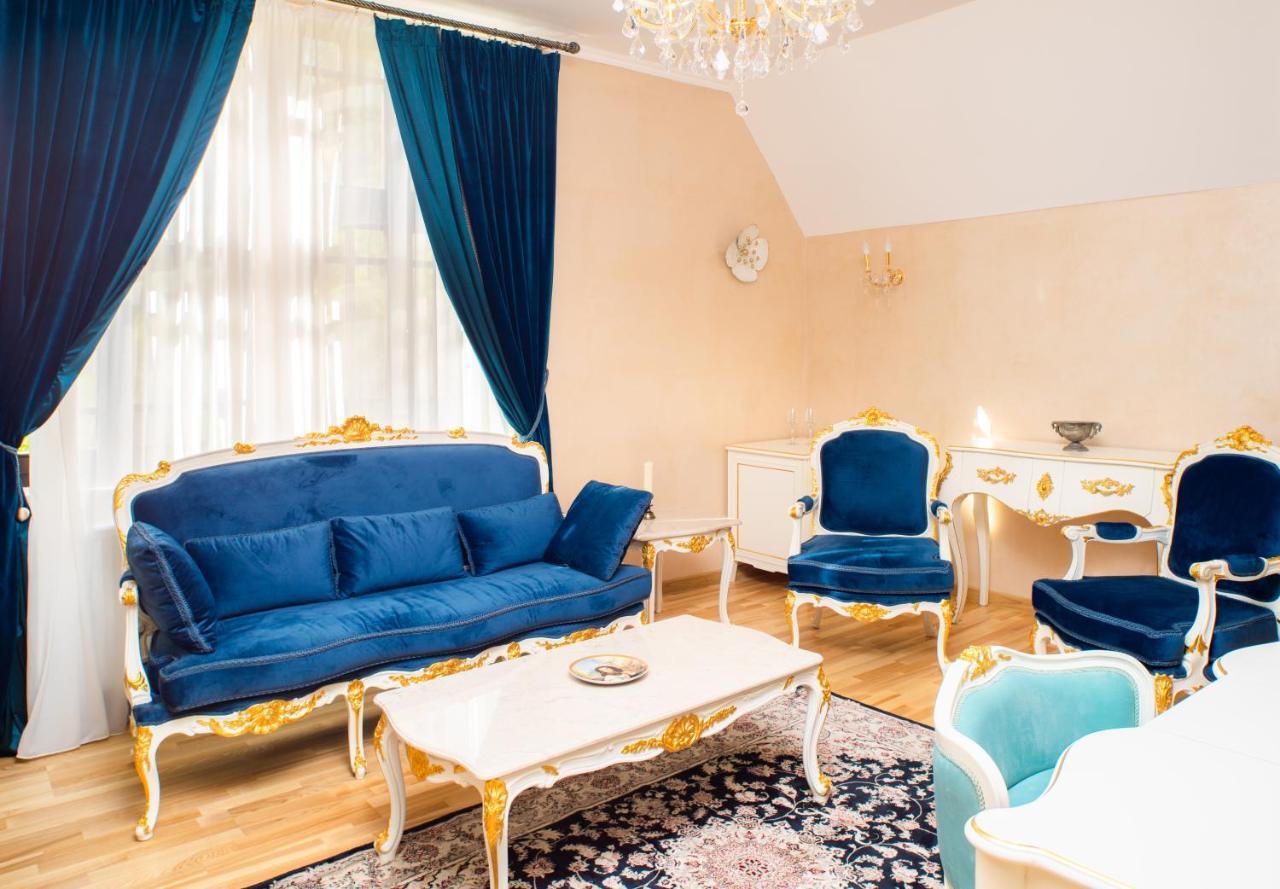 Hotel Boutique Vila Lakastel Sinaia Luaran gambar