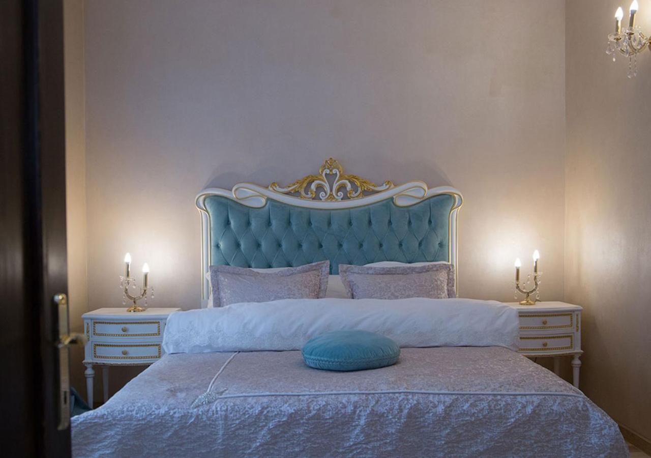 Hotel Boutique Vila Lakastel Sinaia Luaran gambar