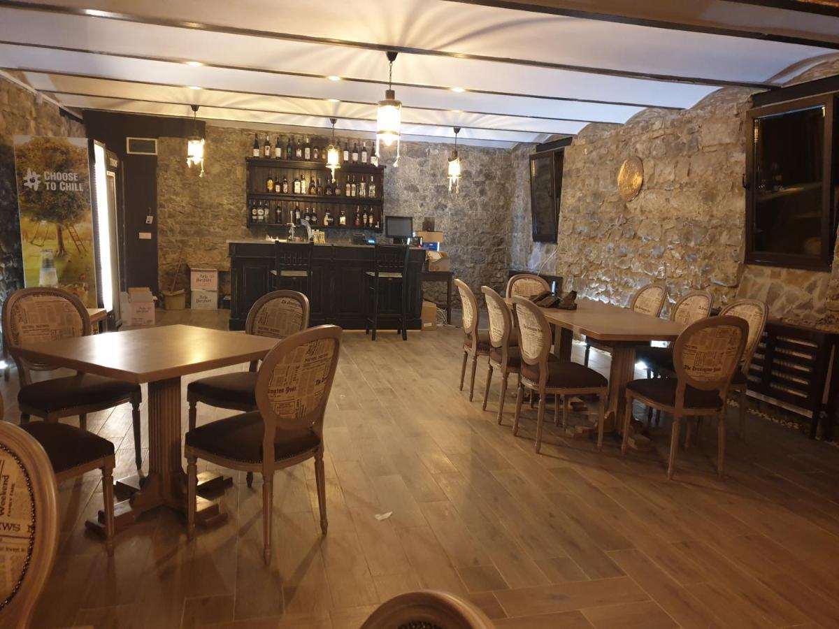Hotel Boutique Vila Lakastel Sinaia Luaran gambar